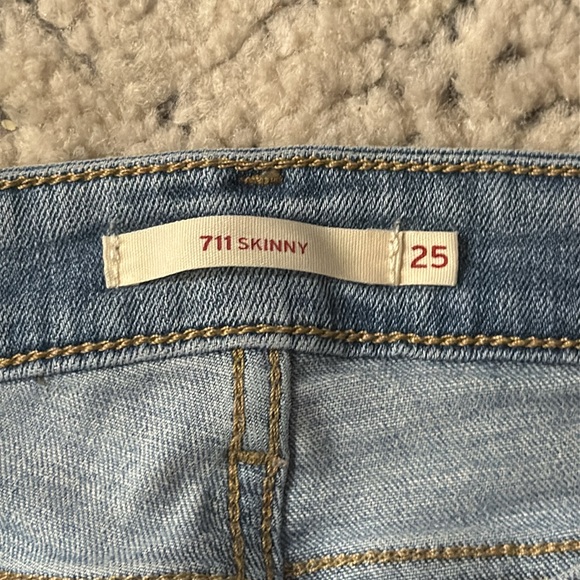 711 Skinny Levi Jeans - Picture 3 of 3